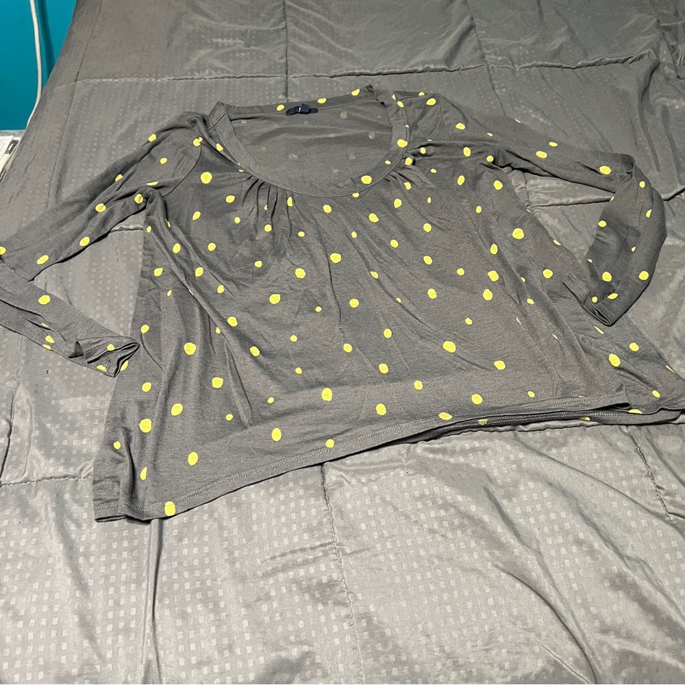 Gap Long Sleeve Shirt Gray With Yellow Polka Dots Scoop Neck Women's Size Medium